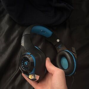 Beexcellent Black and Blue Headset